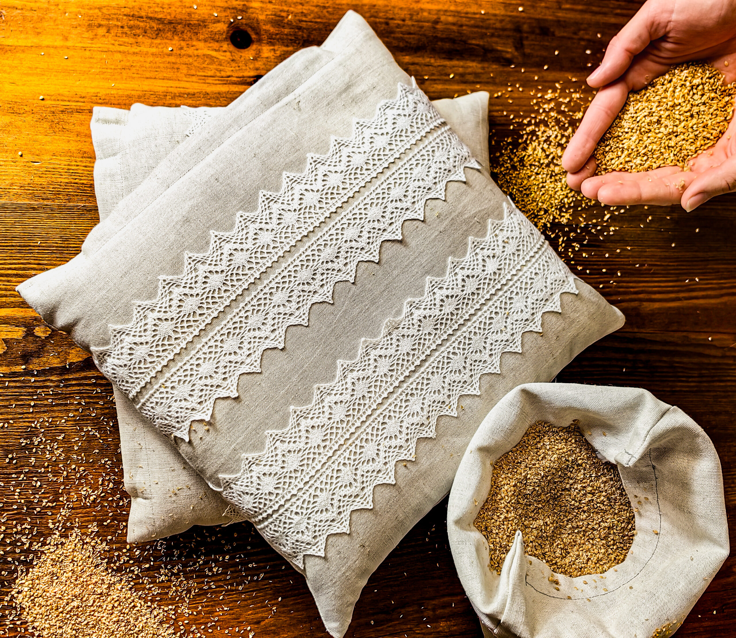 🌾 Poduszka z łuską prosa – naturalny sen i ukojenie dla kręgosłupa 🌿